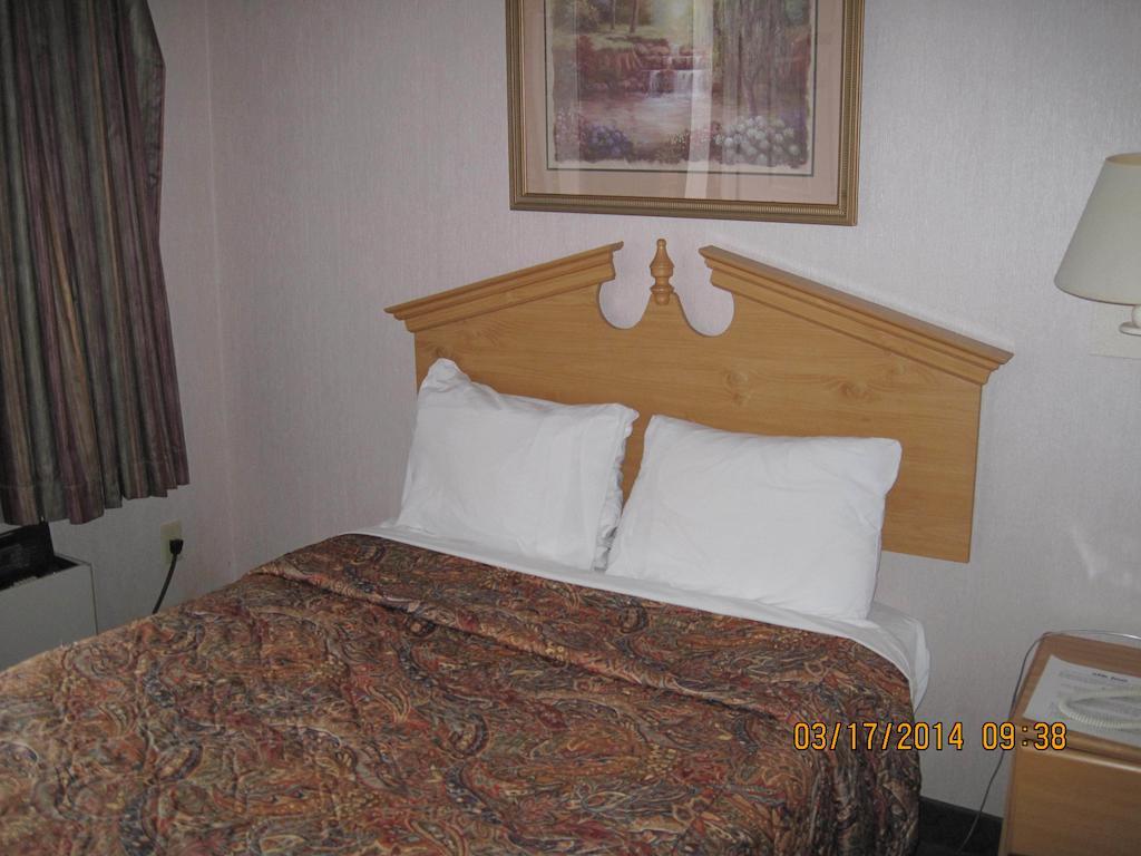 Elk Inn Motel Elkin Habitación foto