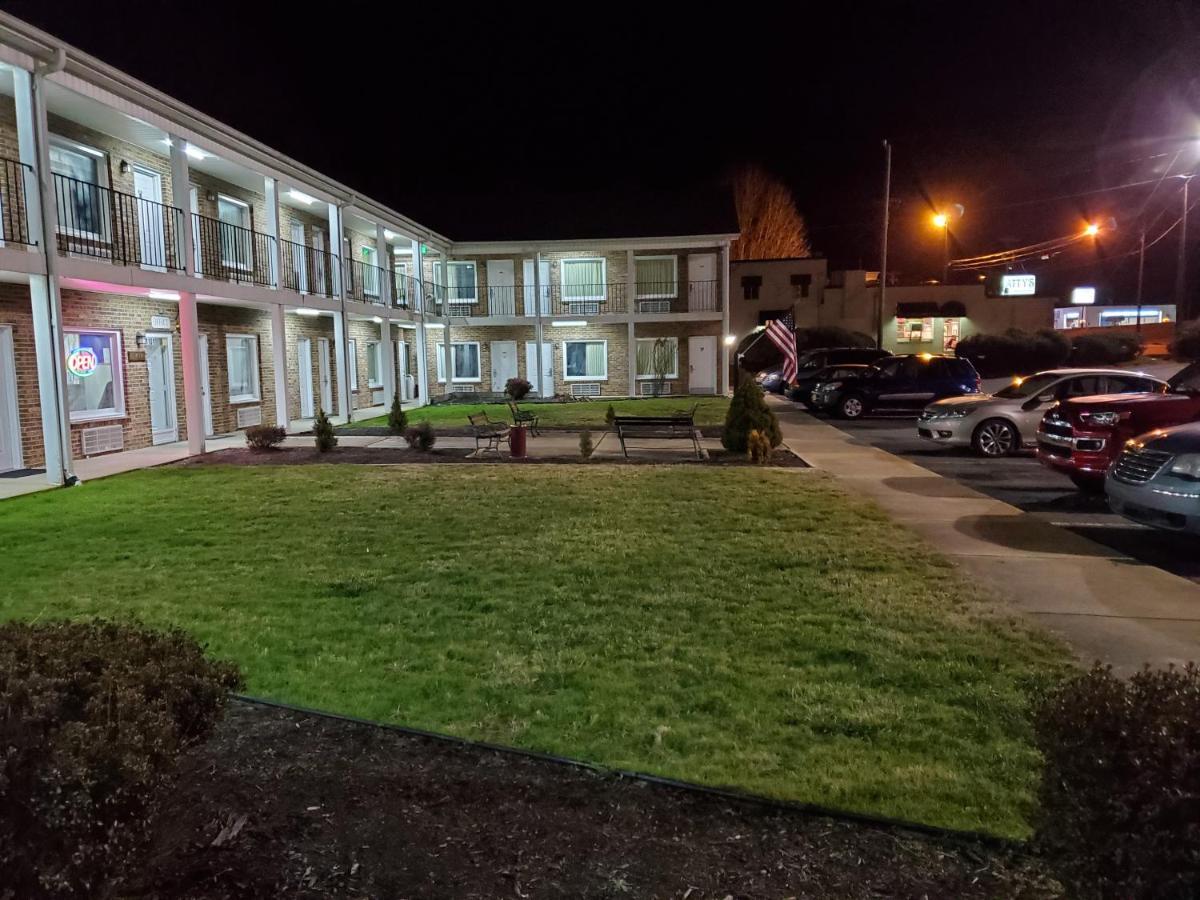 Elk Inn Motel Elkin Exterior foto